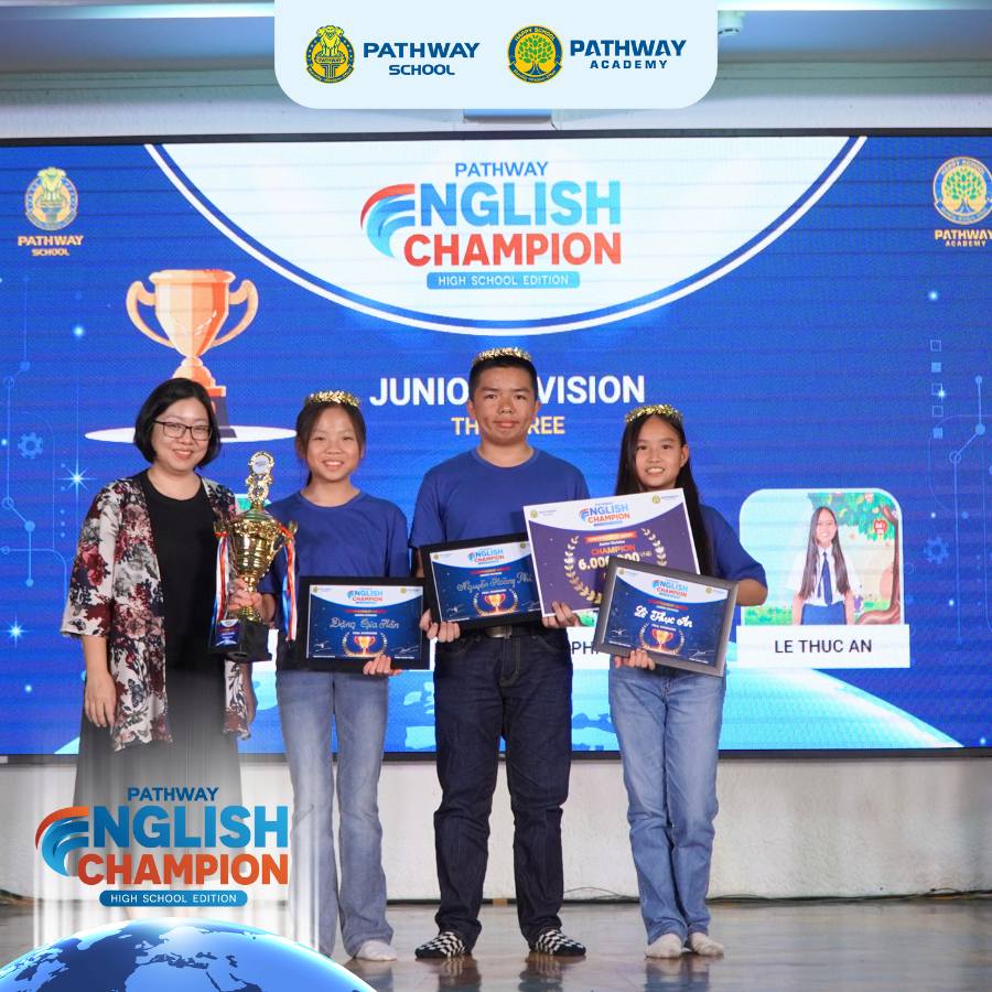 Đội THE THREE bao gồm: Đặng Gia Hân, Nguyễn Hoàng Phi, Lê Thục An đã xuất sắc giành giải Vô địch bảng Junior.