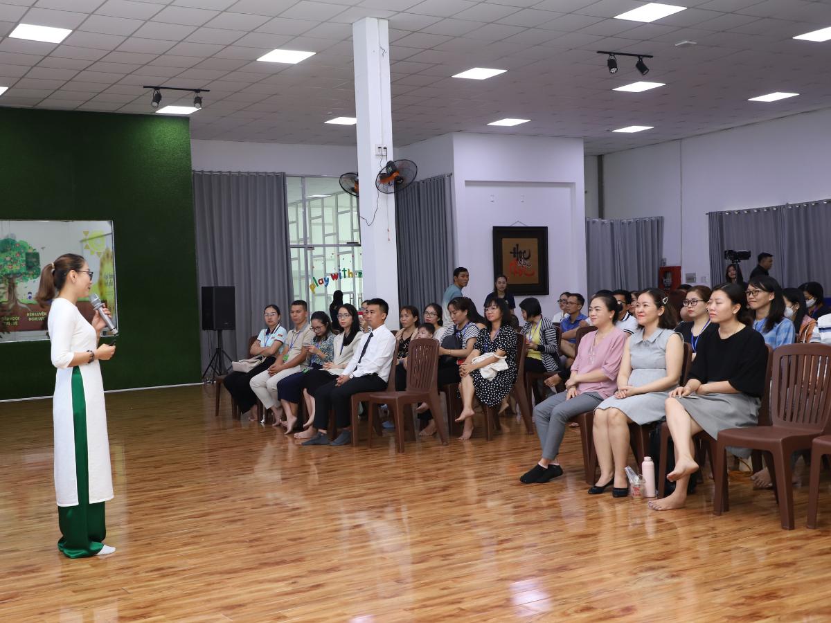 Cô Huỳnh Trịnh Bảo Trâm, Giám đốc Vận hành Hệ thống trường Pathway Tuệ Đức chia sẻ về môi trương giáo dục nhân cách tại Ngôi trường Hạnh phúc. 