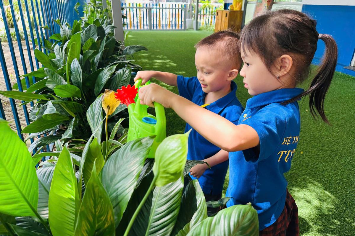 Với mội hoạt động các em đều được khuyến khích chú tâm trọn vẹn - Một hoạt động giáo dục cảm xúc cho trẻ mầm non diễn ra hằng ngày tại Pathway School.