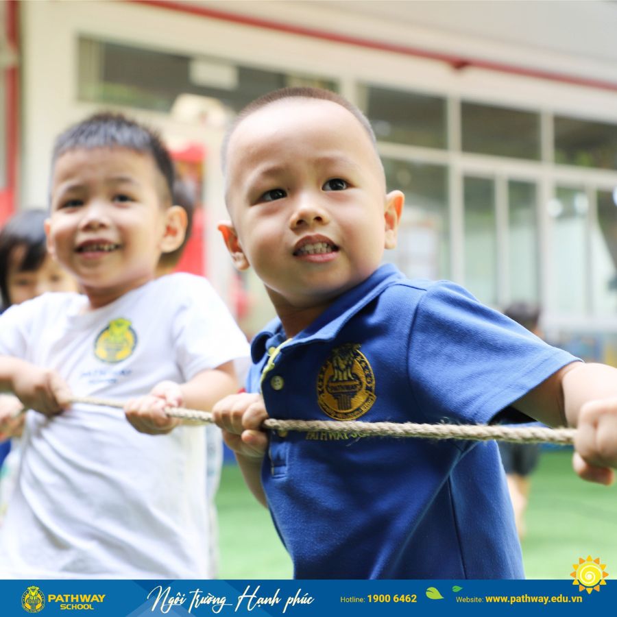 Trẻ 2 tuổi học gì ở trường mầm non
