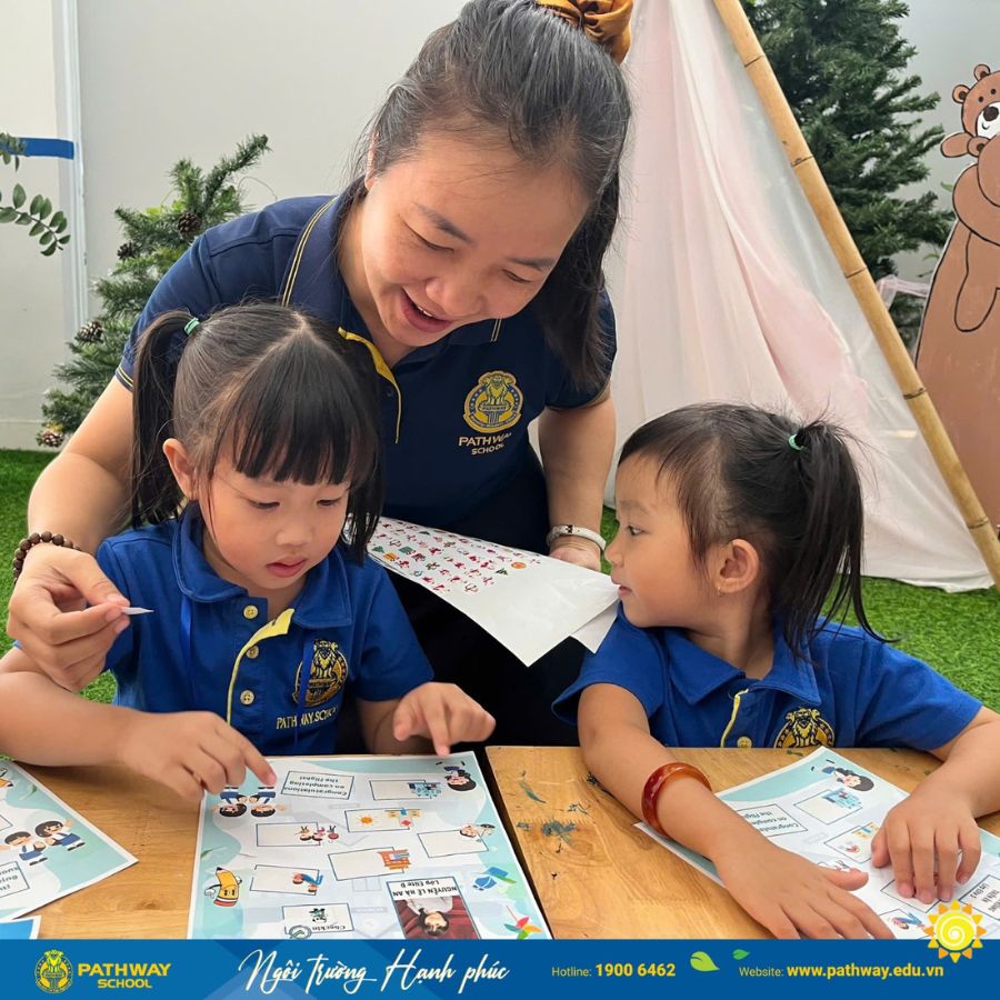 Trẻ 2 tuổi học gì ở trường mầm non