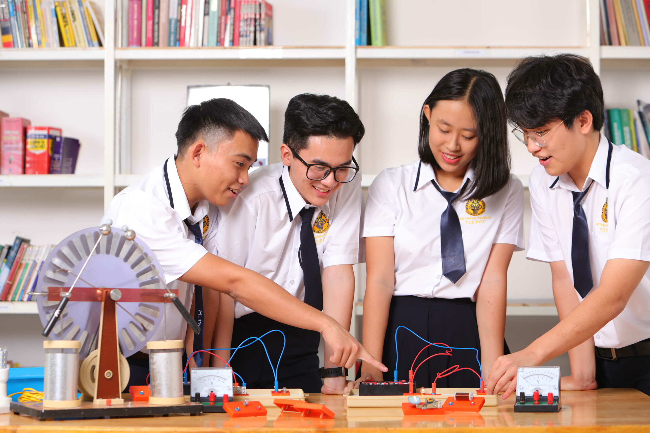 Pathway School áp dụng đa dạng cách học hiệu quả cho học sinh lớp 9 như học qua dự án, lớp học không tường,..
