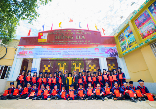 TRƯỜNG THCS – THPT HỒNG HÀ - Ngôi trường thứ 4 trong Top 10 Trường THPT tốt nhất TP.HCM 