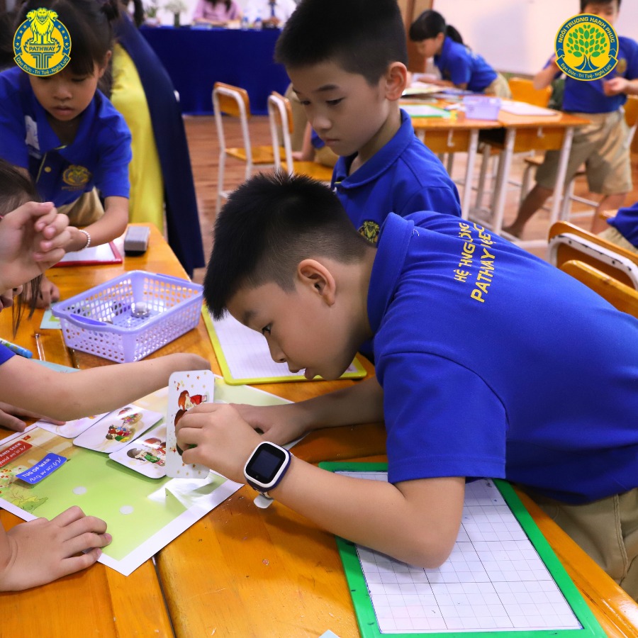Học sinh Pathway School học tư duy Toán A+ thông qua các bộ học cụ đa dạng