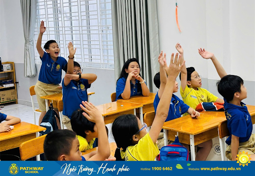 Trẻ 2 tuổi học gì ở trường mầm non Montessori được bồi đắp qua các hoạt động phát triển kỹ năng sống và trải nghiệm thực tiễn hằng ngày.