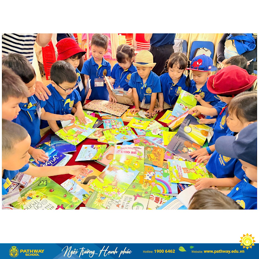 Trường mầm non Montessori áp dụng chương trình Harmony SEL, giúp trẻ phát triển cảm xúc và kỹ năng xã hội toàn diện.