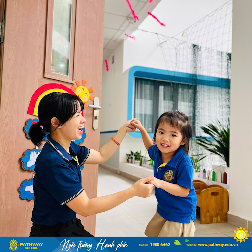 Thông qua 5 ngôn ngữ yêu thương dành cho trẻ em, trẻ học cách yêu thương bản thân, tôn trọng người khác và bày tỏ cảm xúc lành mạnh.