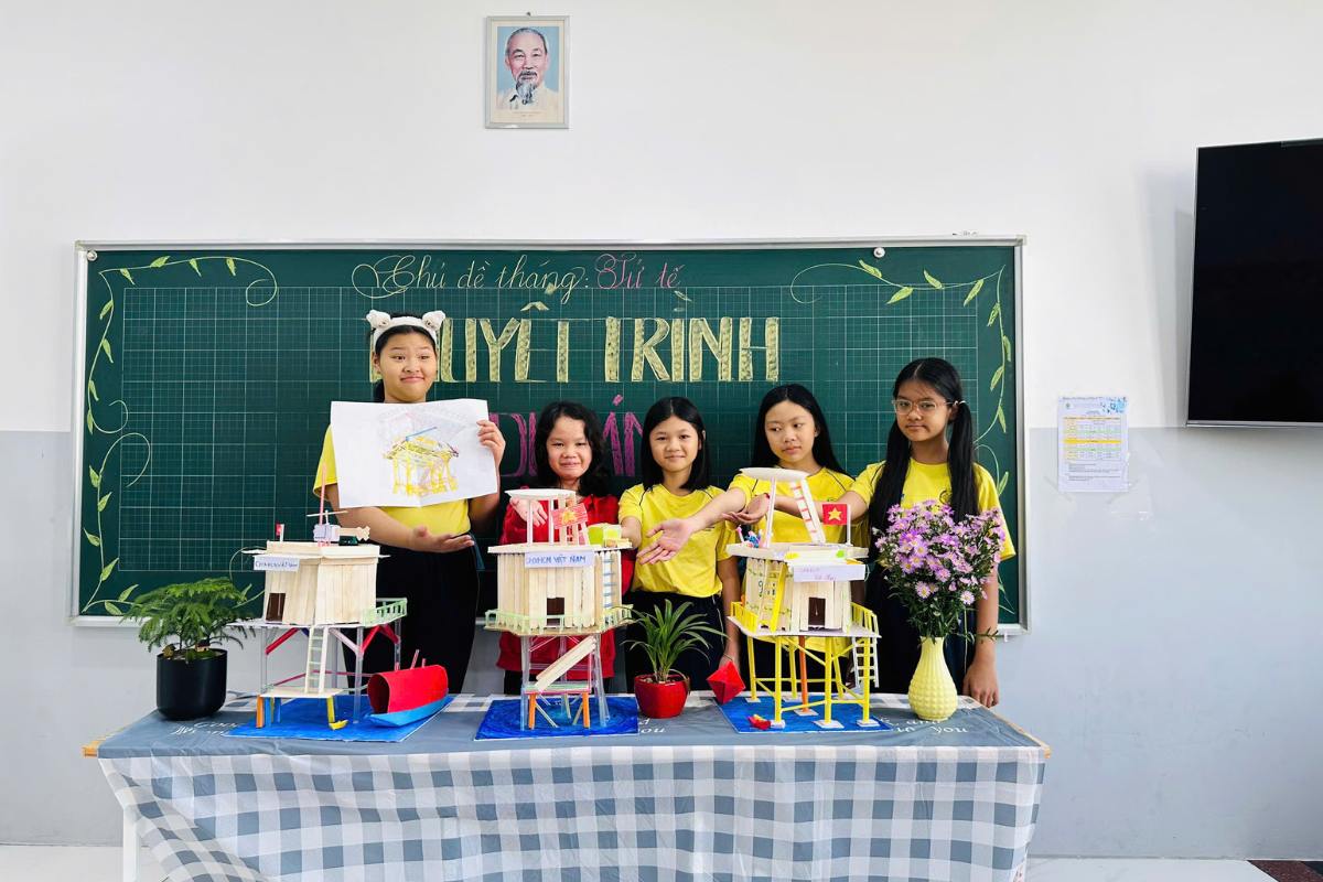 Học sinh Pathway tự tin thuyết trình sản phẩm STEAM của mình.