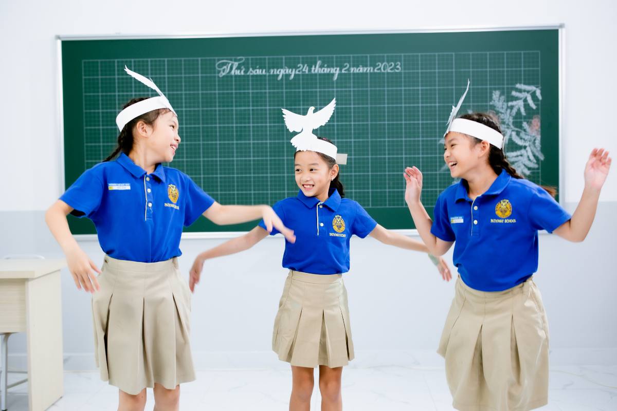 Kỹ năng giao tiếp và hợp tác là kỹ năng sống quan trọng cho trẻ 9 tuổi trong thế kỷ 21