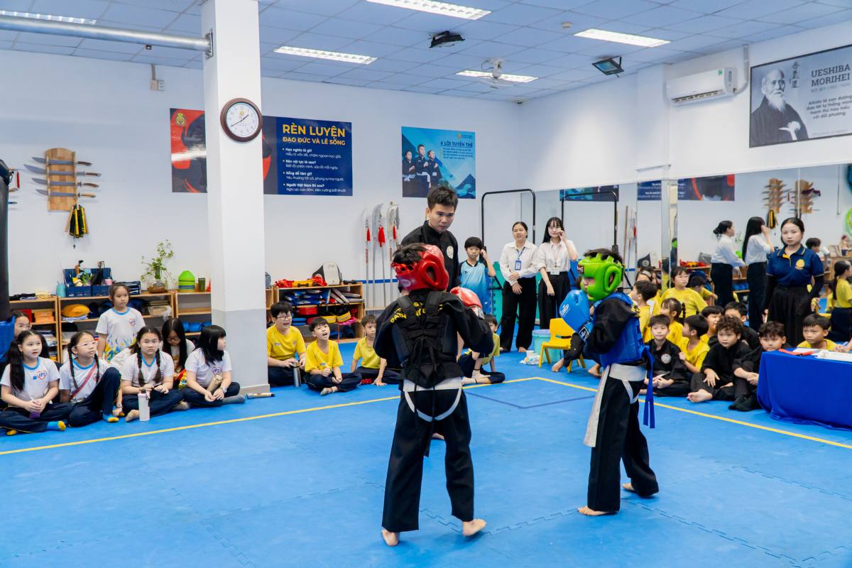 Pathway đưa 7 bộ môn kỹ năng vào chương trình chính khoá để trang bị cho học sinh đầy đủ các yếu tố về Thân - Trí - Thể. 