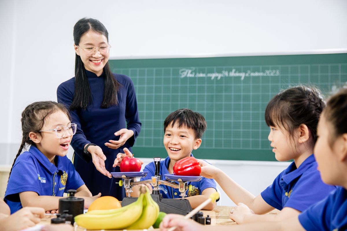 ren-luyen-su-tu-tin-cho-tre-tieu-học