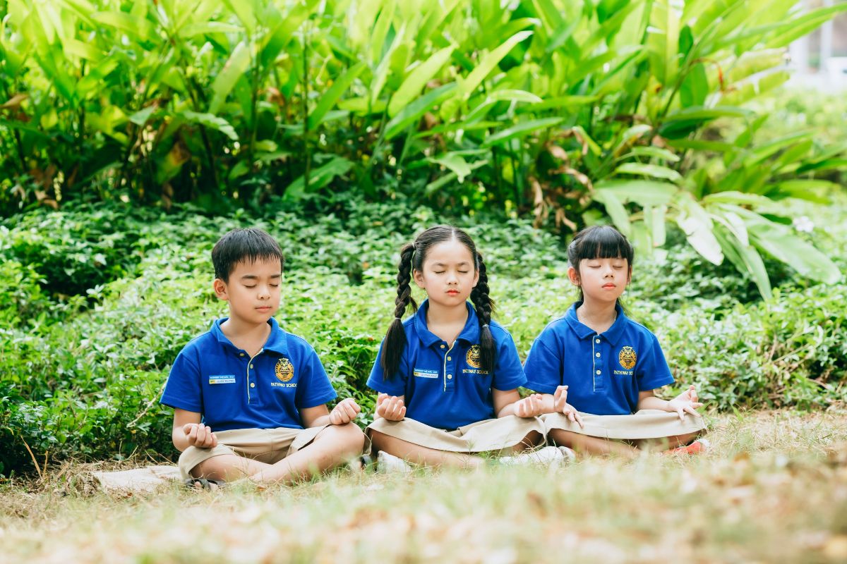 ren-luyen-su-tu-tin-cho-tre-tieu-học