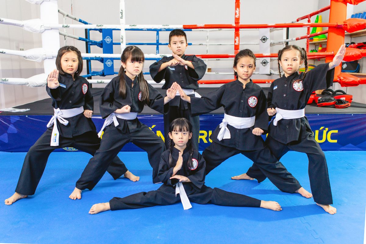 ren-luyen-su-tu-tin-cho-tre-tieu-học