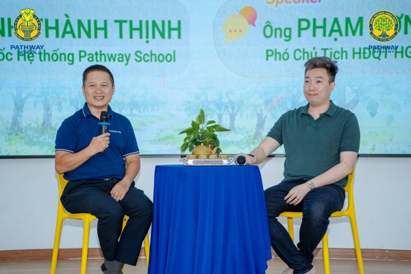 Buổi talkshow Pathway Share & Care với sự góp mặt của 2 diễn giả